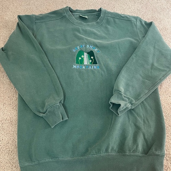 Great Smokey Mountain Stitched Comfort Color Sweatshirt WM - Picture 1 of 3